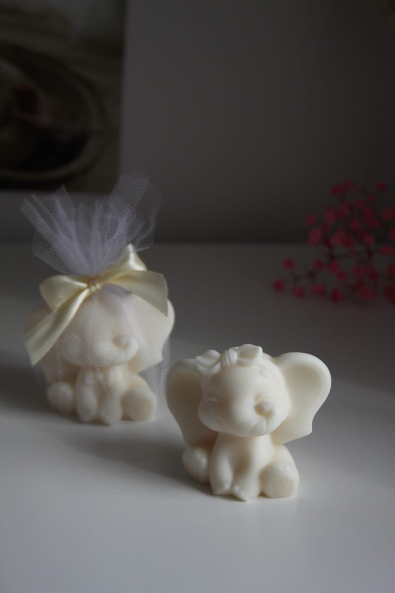 Świeca sojowa słonik — pamiątka na Pierwszą Komunię Świętą | Candle by Ann