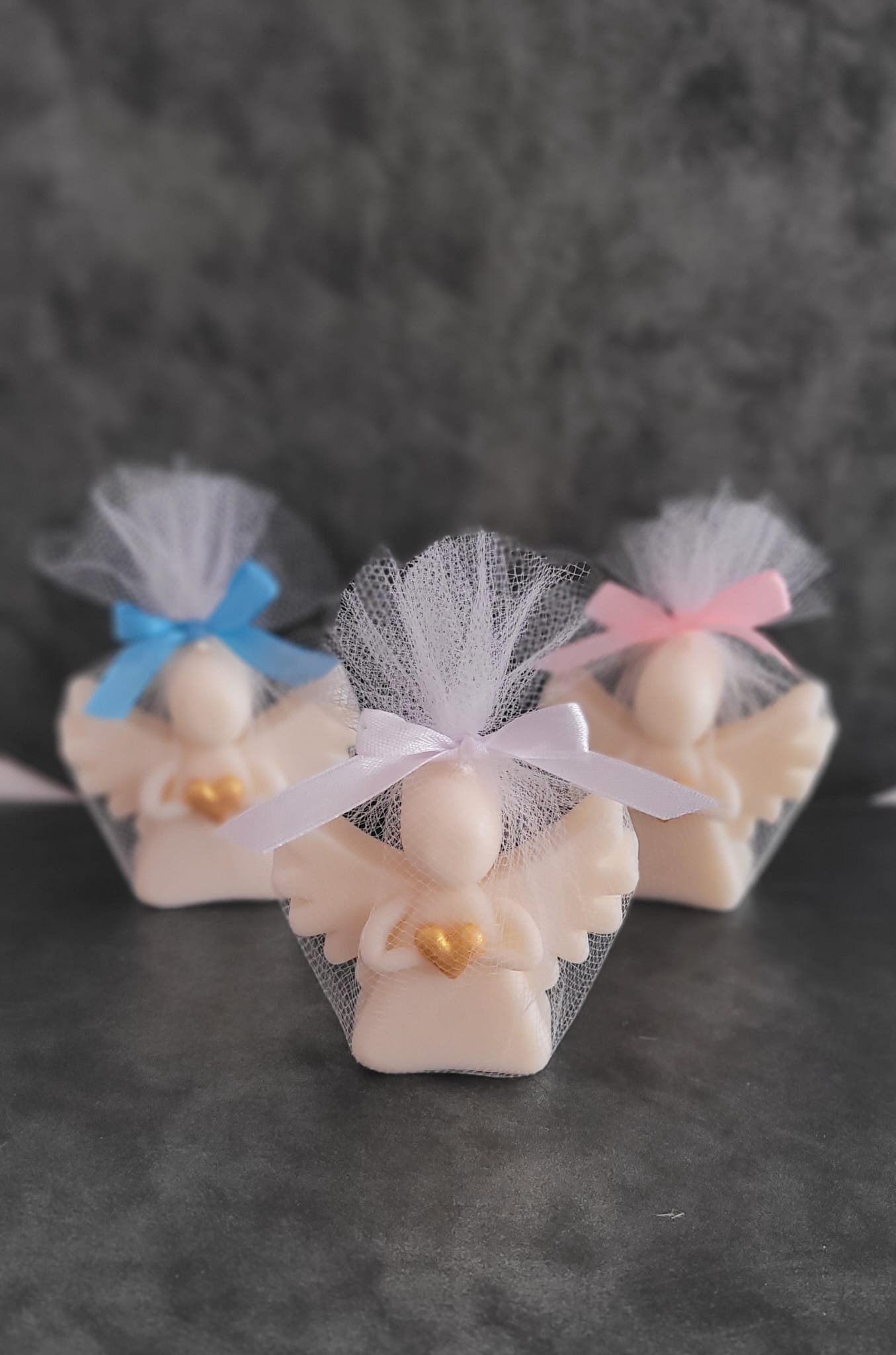 Świeca sojowa aniołek z serduszkiem — pamiątka Pierwszej Komunii | Candle by Ann