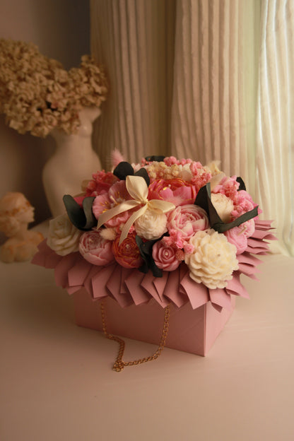 Flower Box ze świecami sojowymi — zestaw prezentowy | Candle by Ann