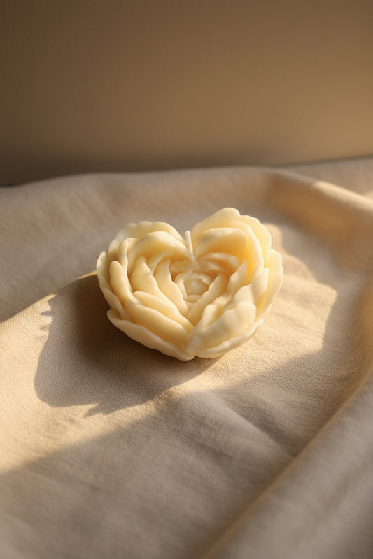 Świeca sojowa w kształcie serca — ręcznie robiona | Candle by Ann