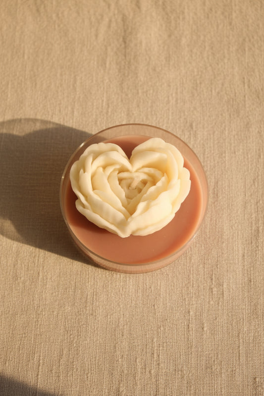 Świeca sojowa serce w pojemniku — ręcznie robiona | Candle by Ann