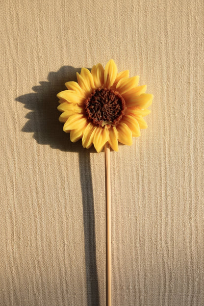 Soleil d'Or świeca sojowa w kształcie słonecznika – Candle by Ann