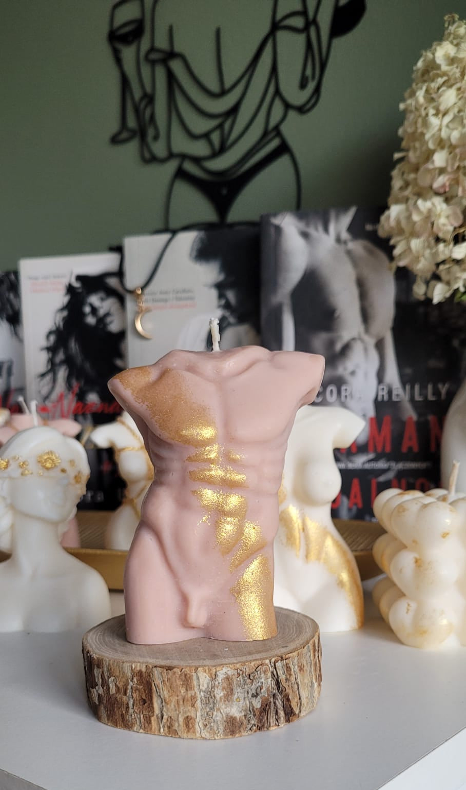 Świeca sojowa męskie ciało artystyczna sylwetka — oryginalna dekoracja | Candle by Ann