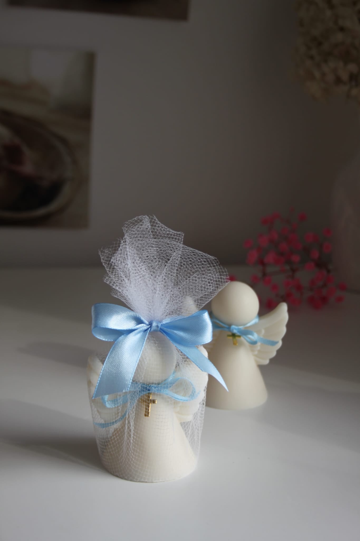 Świeca sojowa aniołek z krzyżykiem — pamiątka Pierwszej Komunii | Candle by Ann