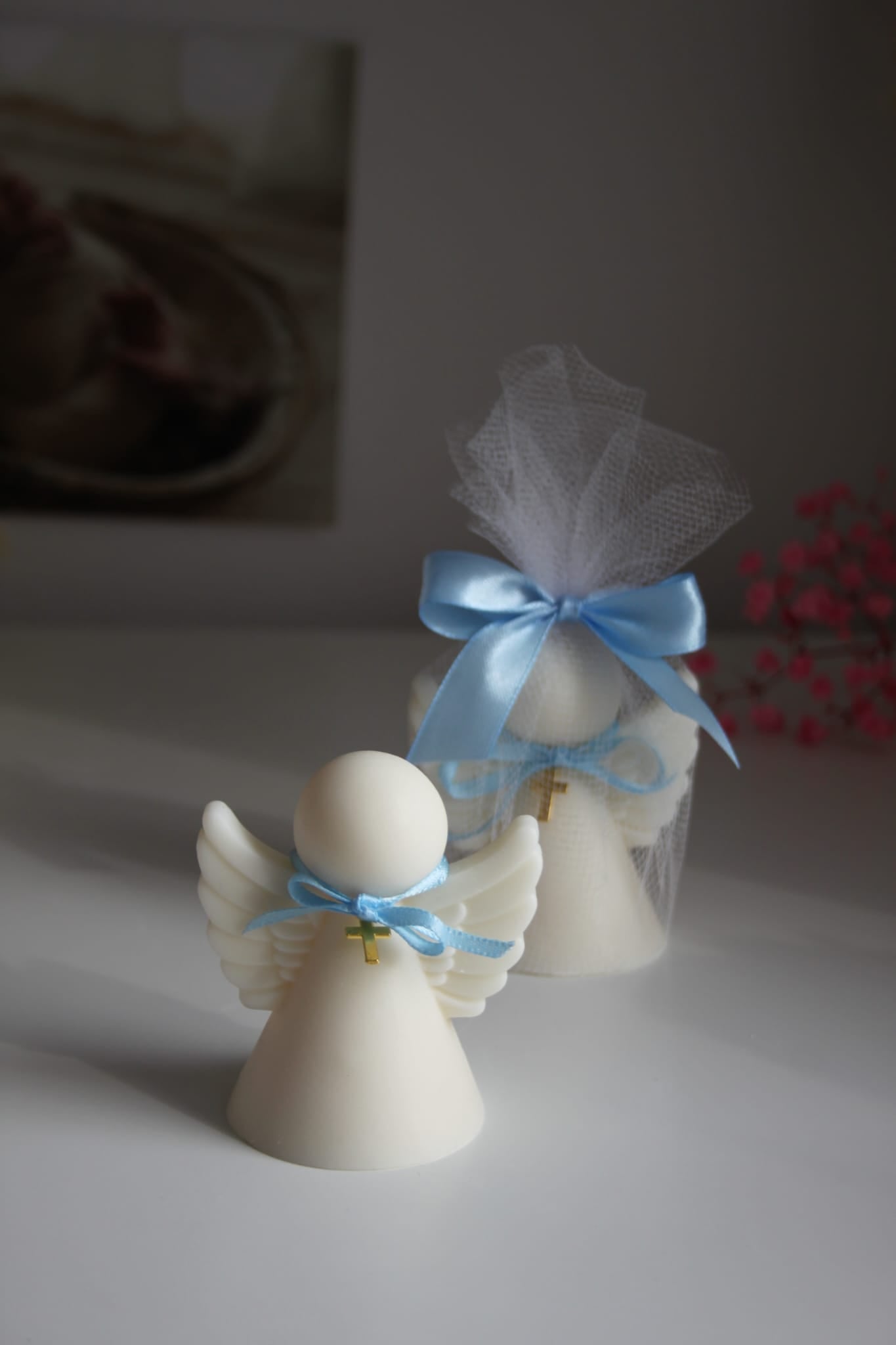 Świeca sojowa aniołek z krzyżykiem — pamiątka Pierwszej Komunii | Candle by Ann