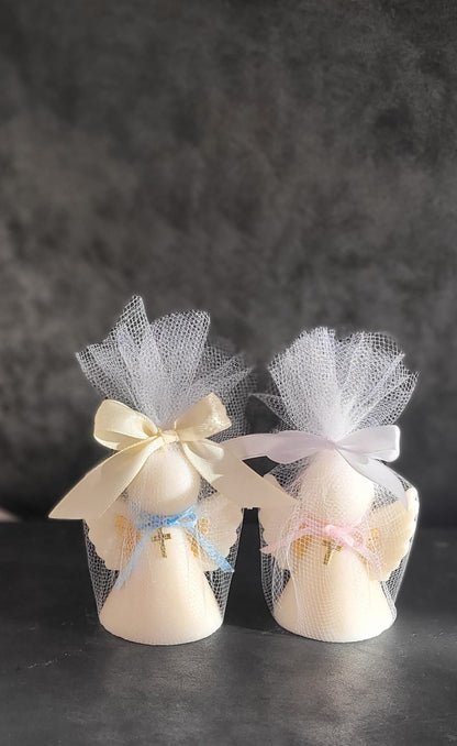 Świeca sojowa aniołek z krzyżykiem — pamiątka Pierwszej Komunii | Candle by Ann