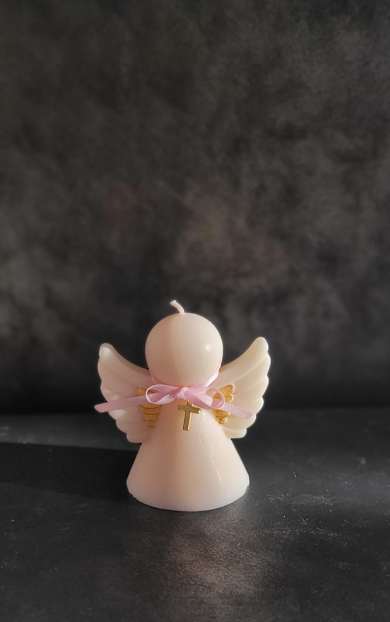 Świeca sojowa aniołek z krzyżykiem — pamiątka Pierwszej Komunii | Candle by Ann